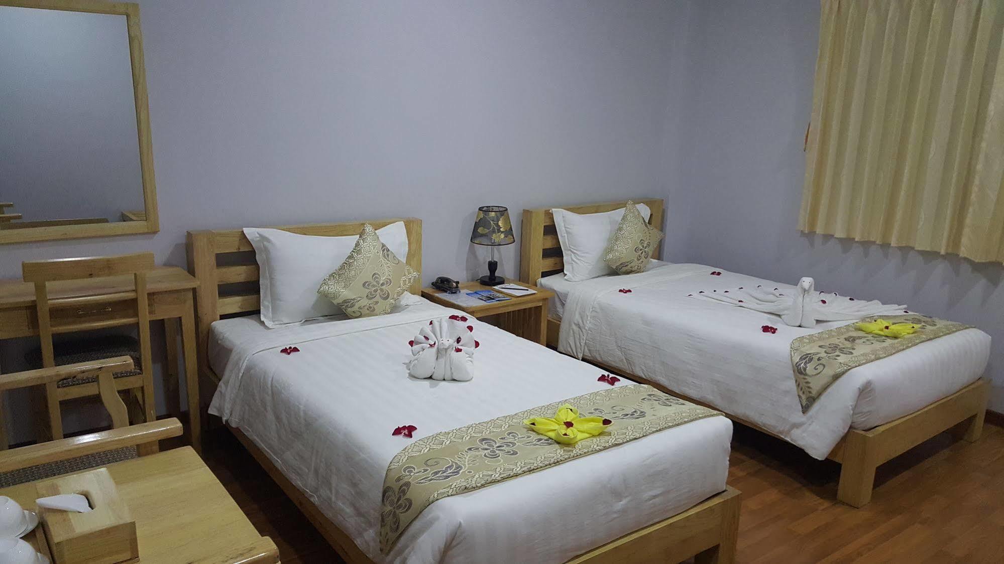 Asian Smile Hotel Янгон Экстерьер фото